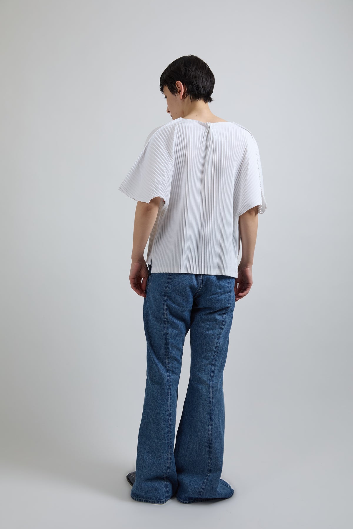 Graphic Pleats T-shirt (Large)
