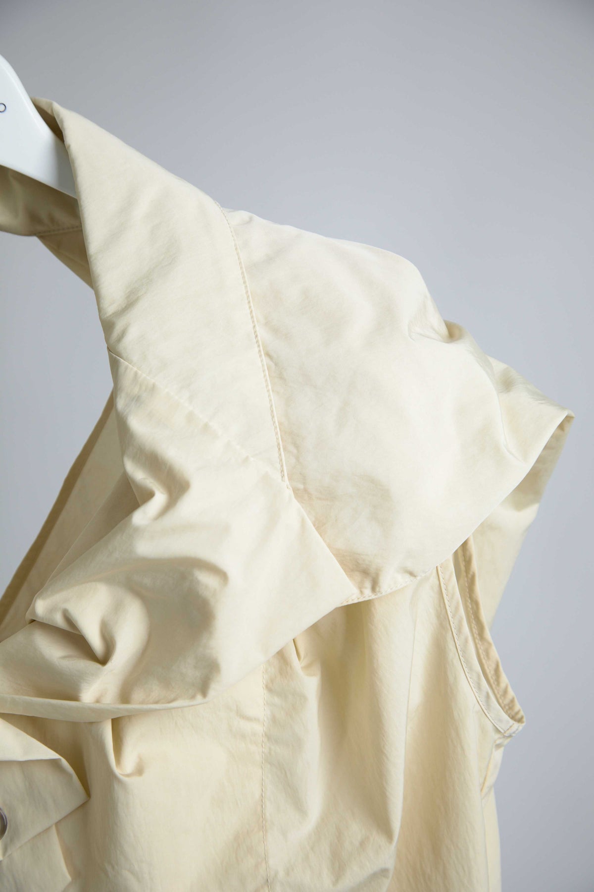 "Observer" Nylon Sleeveless Jacket
